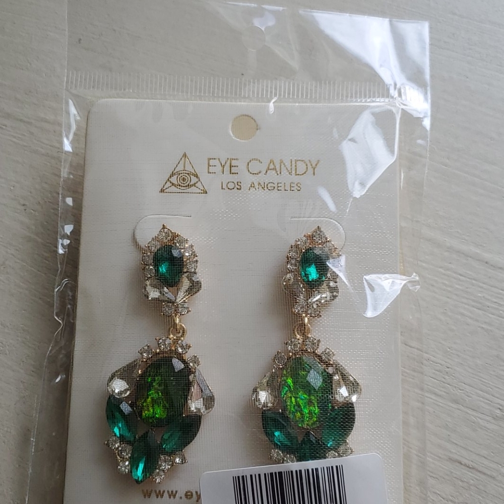 Emerald green earings